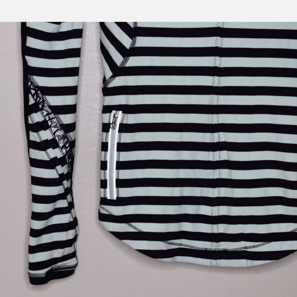 Lululemon Pull over Long Sleeve Shirt - Picture 3 of 4